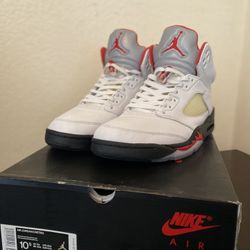 Jordan 5 Fire Reds Size 10.5