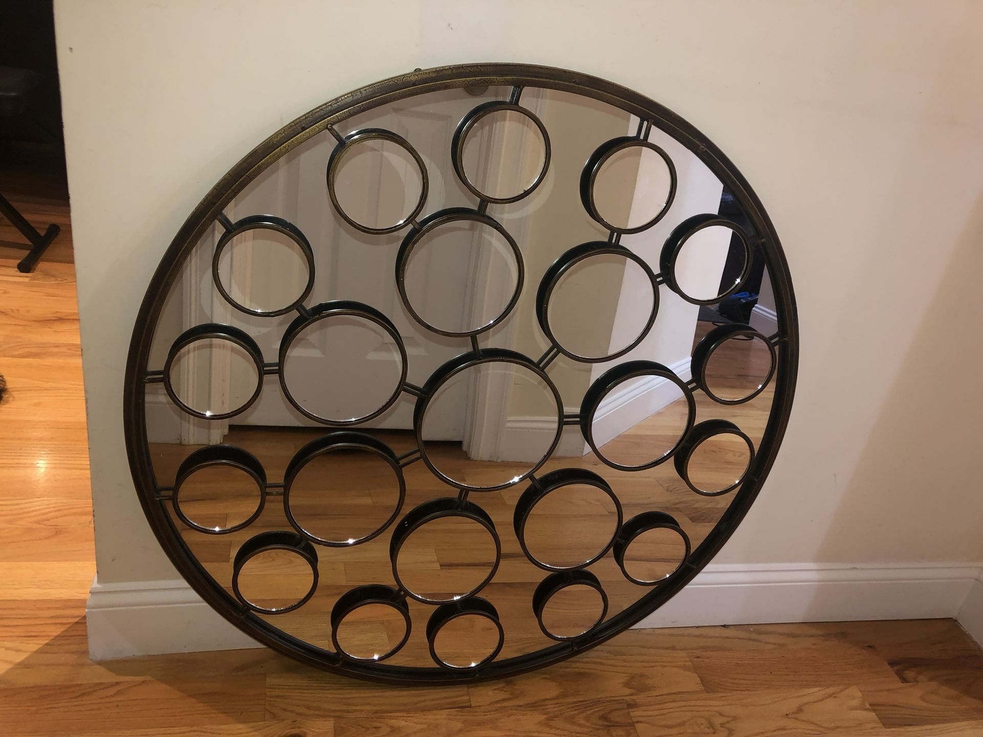 Round Metal Wall Mirrow