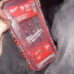 Milwaukee Toolkit 20$
