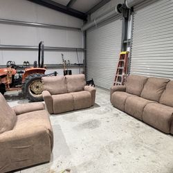 La-Z-Boy Couch Set 