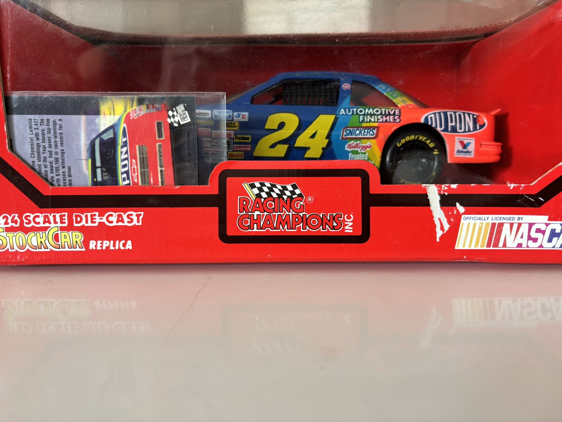 Racing Champions Jeff Gordon #24 Dupont 1/43 Die Cast Nascar 1994 Stock Car