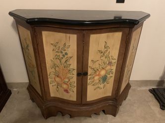 Hutch/cabinet