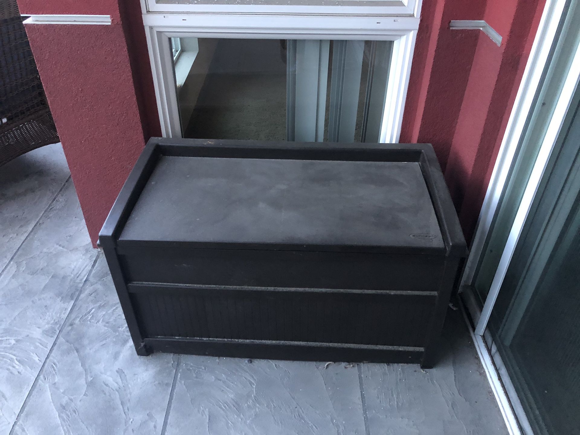 Outdoor storage box from Home Depot