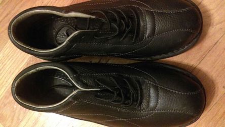 New VIBRAN steel toe work shoe 8.5