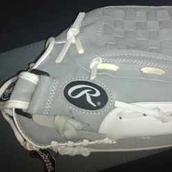 New Rawlings Baseball Glove
