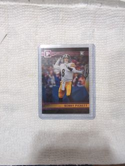 Kenny Pickett Eagles Rookie Card.   (668) 
