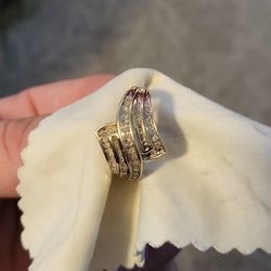 10 K Solid Gold Ring  .With Cluster Of Earthmine Diamonds 