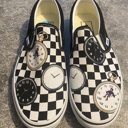 VANS checkerboard / Clock design Classic Slip On Sk8 Shoes Size 6 G, NEW !