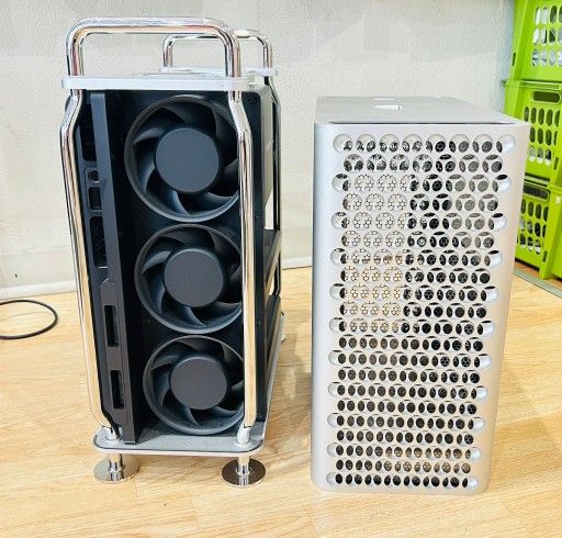 APPLE MAC PRO 2019 3.2GHz 16 CORE Intel Xeon W 96GB RAM 2TB SSD Radeon Pro 580X 8GB Graphics