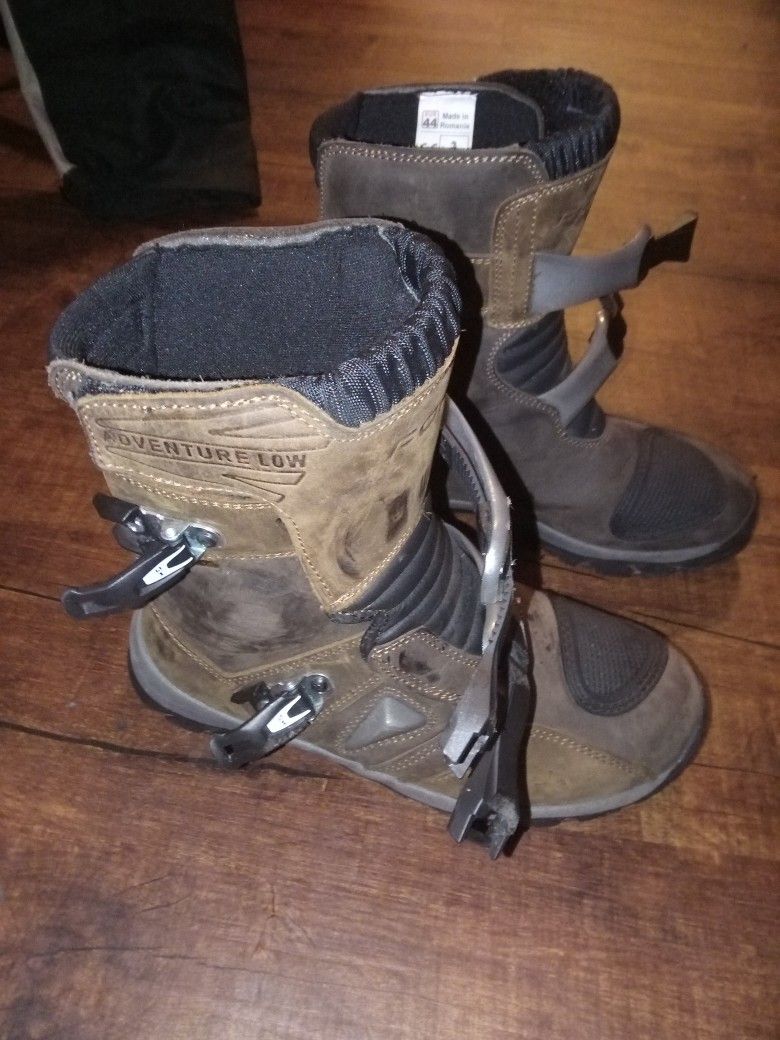 Forma Adventure Low Boots