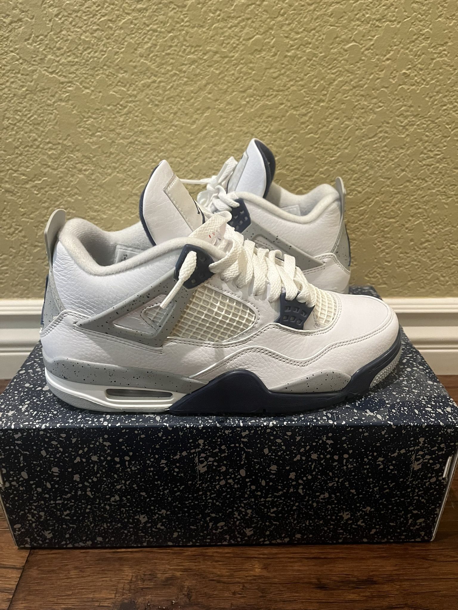 Jordan 4 Midnight Navy