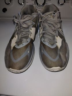 NIKE KYRIE LOW 5  SIZE  12