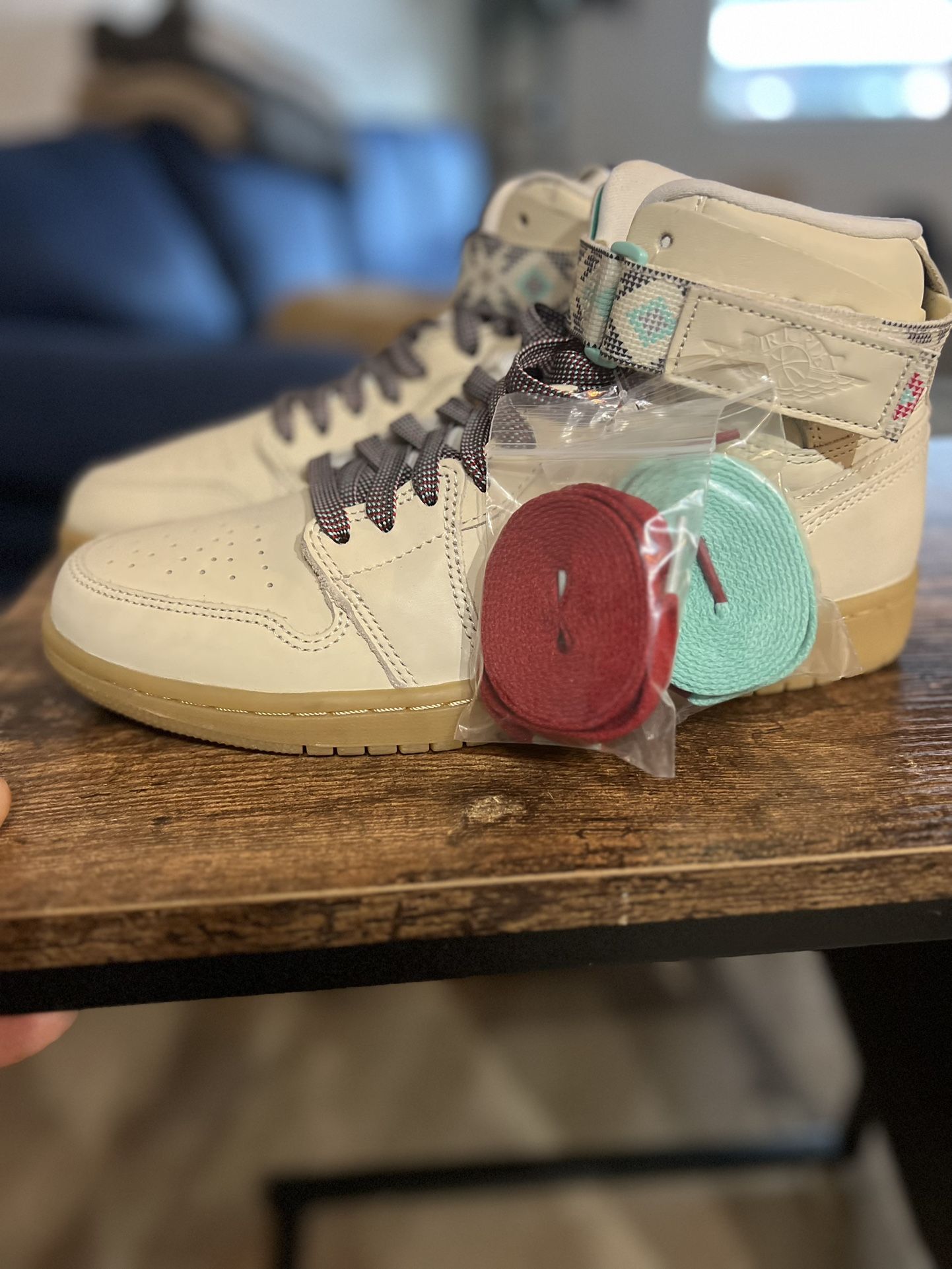 Air Jordan 1 High Strap Looks Better Without The Strap 