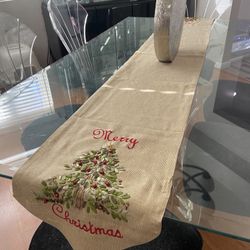 Beautiful And Elegant Tablecloth Runner Gold Color