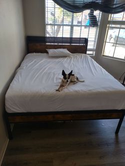 RUSTIC WOODEN BED, HEAD/FT BOARD/FRAME