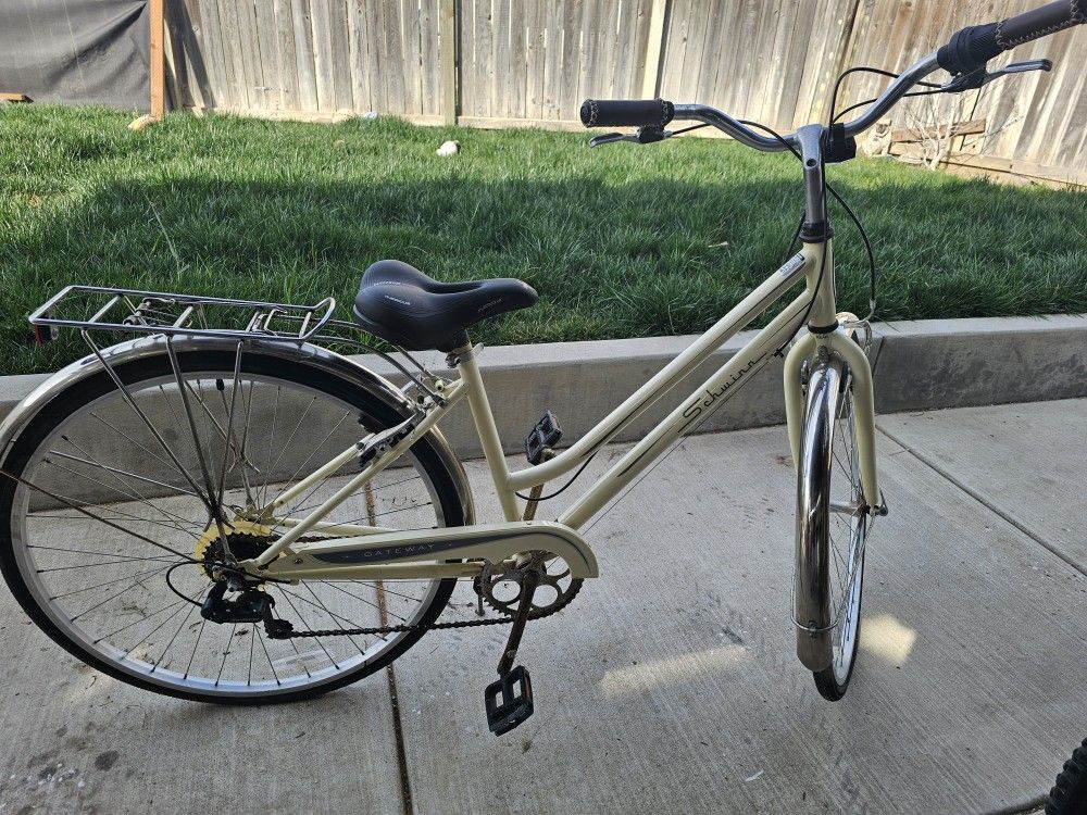 Adult Kent & Schwinn Bikes