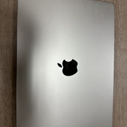 MacBook Air (2022, M2)