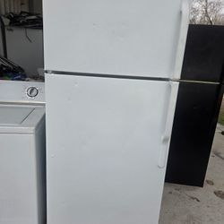 GE Refrigerator