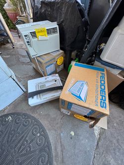 FEDDERS. Room air conditioner new condition 5000 BTU With control remote