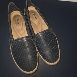 NEW Clarks Elaina Ruby Women’s Slip-On Flats Navy Leather loafers