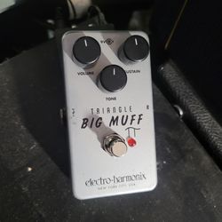 Electro-Harmonics Triangle Big Muff Pie Fuzz Pedal