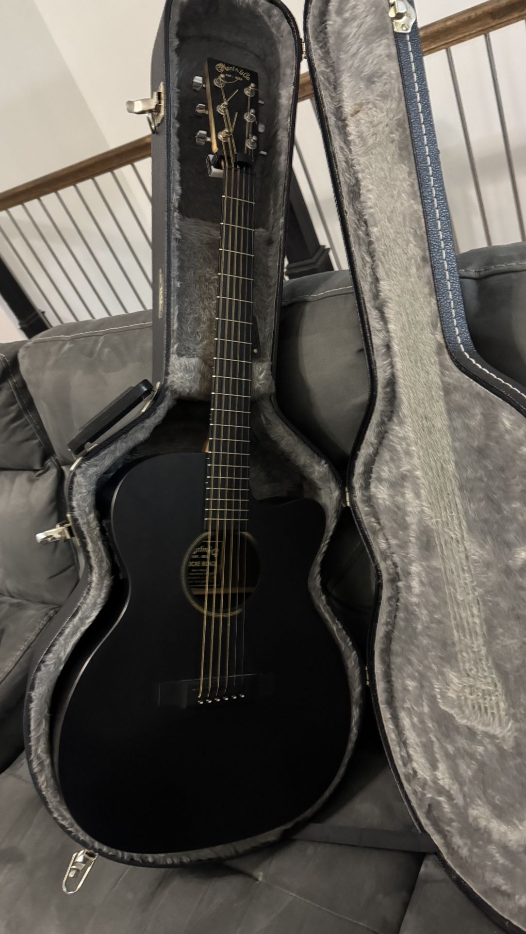 ELECTRIC MARTIN GUITAR 000CXE BLACK + HARD CASE - EXCELLENT CONDITIONS - ONLY CASH