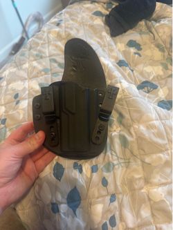 CrossBreed IWB Holster – SIG P320 Compact – Right Hand