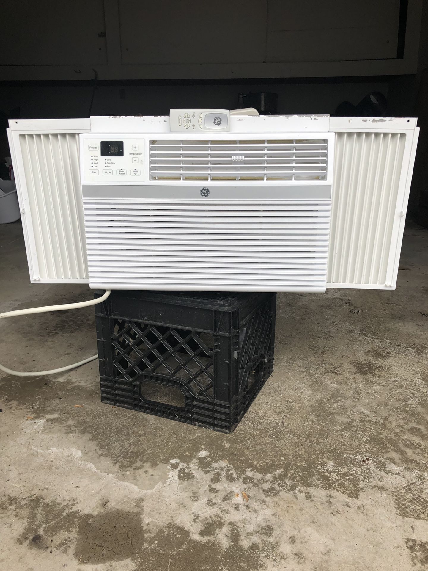 GE Window a/c 8000 btu’s