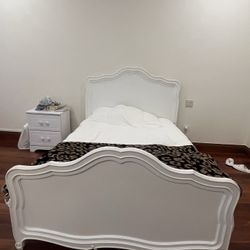 queen size bed