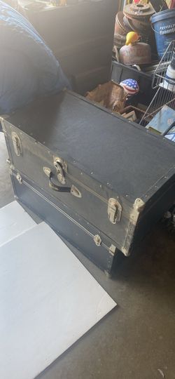 4 Seward Vintage Trunks/ Cases