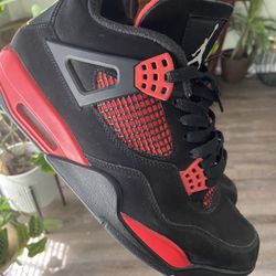Jordan 4 Thunder Red 