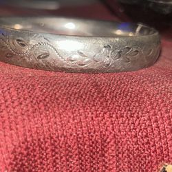Vintage Marked Sterling CARL ART Etched Hinged Bracelet
