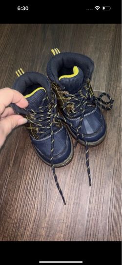 OshKosh Toddler Boy’s Outdoor Boots Size 7