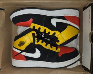 Air Jordan 1 Mid Sneakers