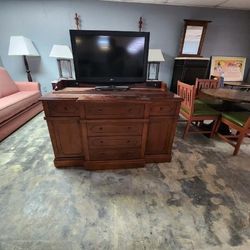 Awesome Condition Wood Dresser