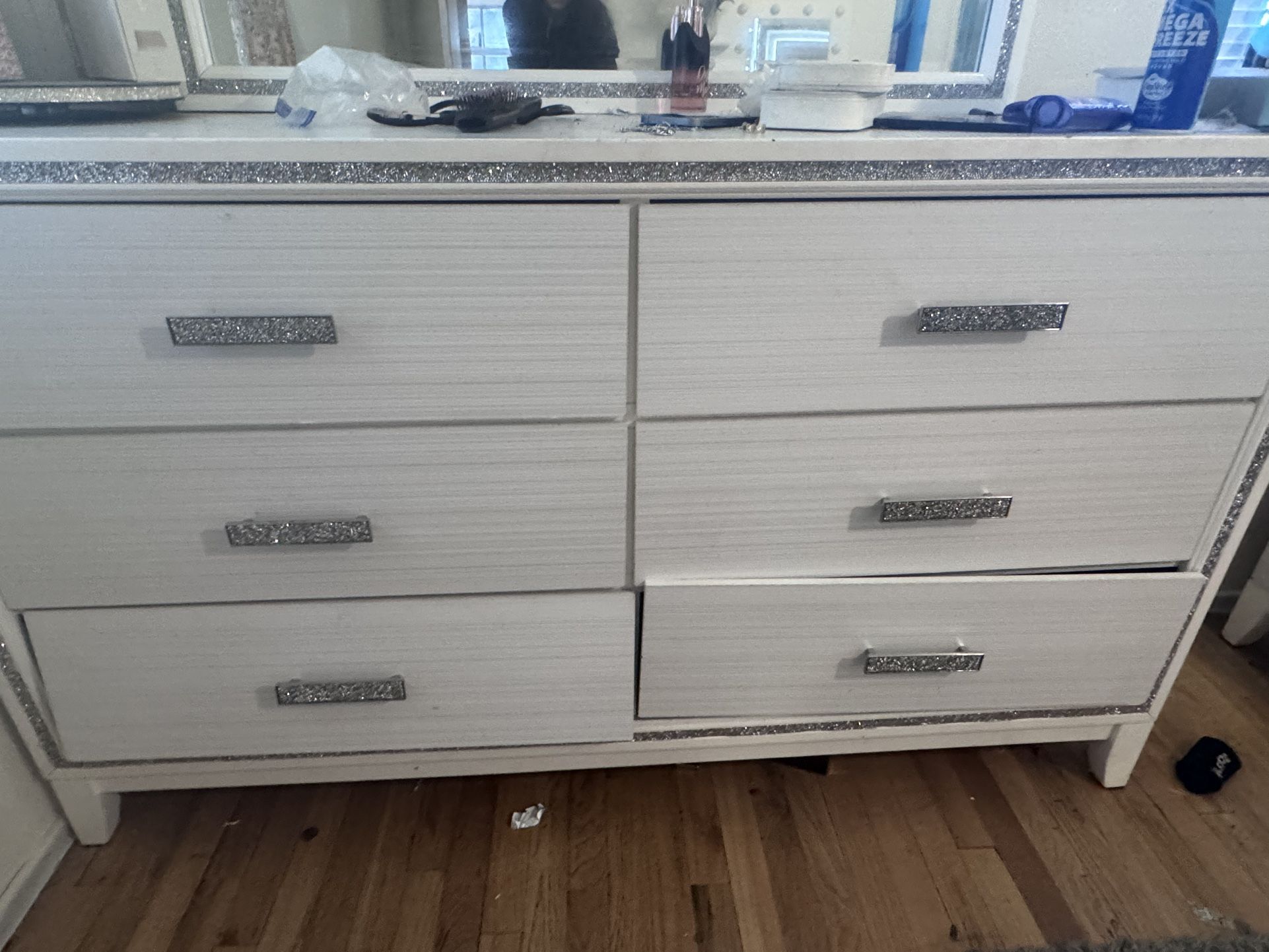 Bedroom Set Queen Bed Mattress Included Nightstand, And Dresser With Mirror