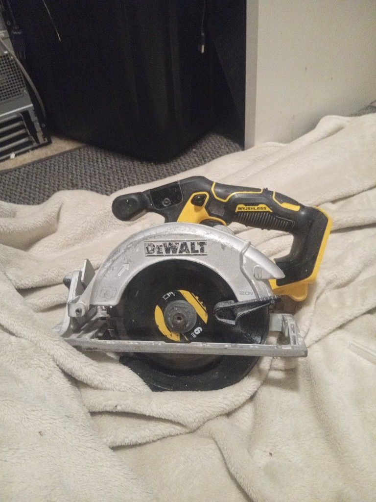 Dewalt DCS565 ...6 1/2 CIRCULAR SAW $50