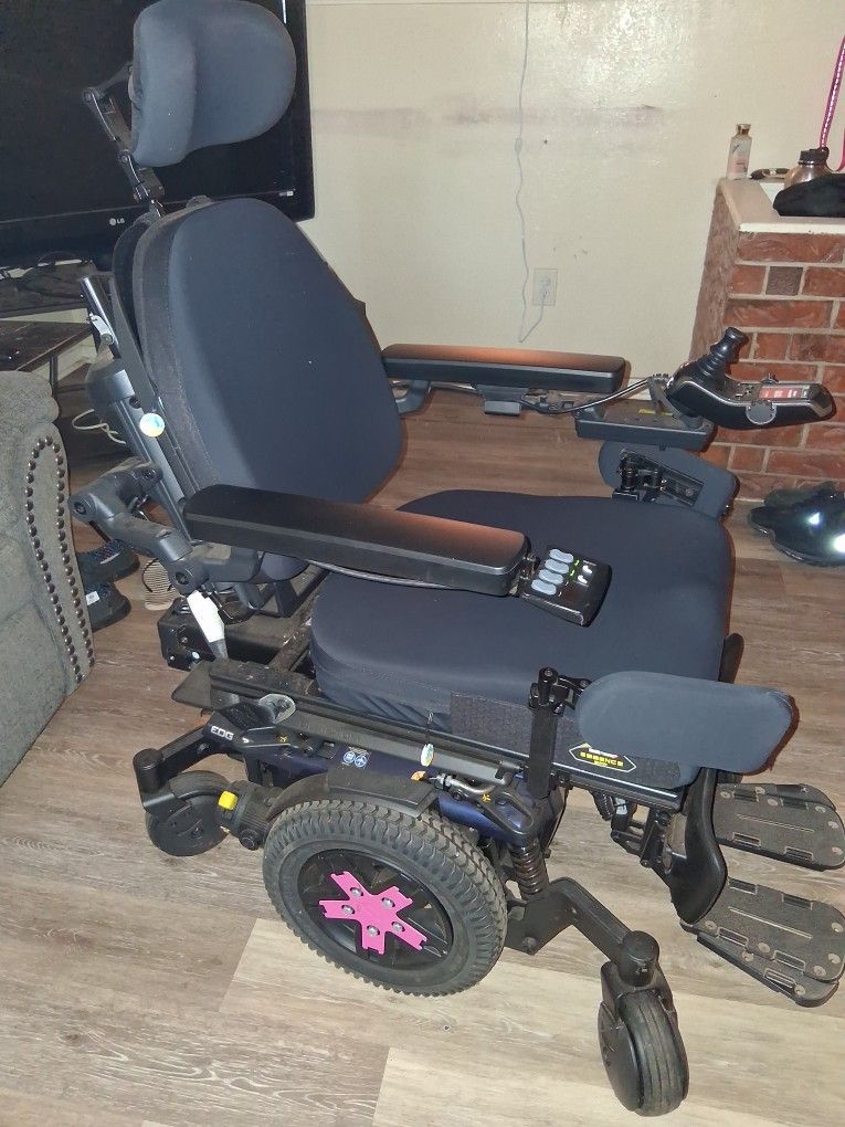 Quantum Power Wheelchair