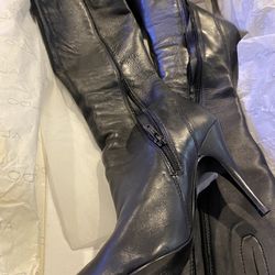 Aldo Pointed Toe Women’s Black Leather Boots Size 39