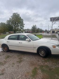 2001 Lincoln Town Car