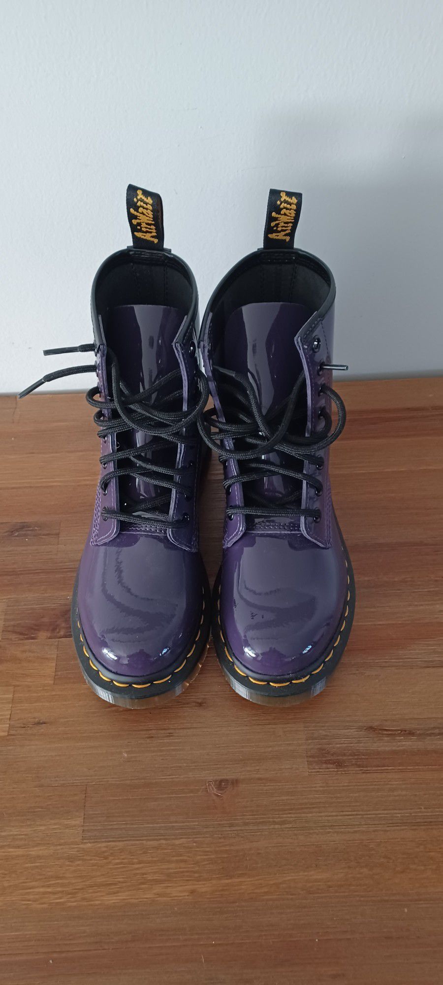 DR. MARTENS Purple
Patent Leather Combat Boots