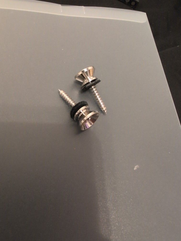 GUITAR STRAP BUTTONS