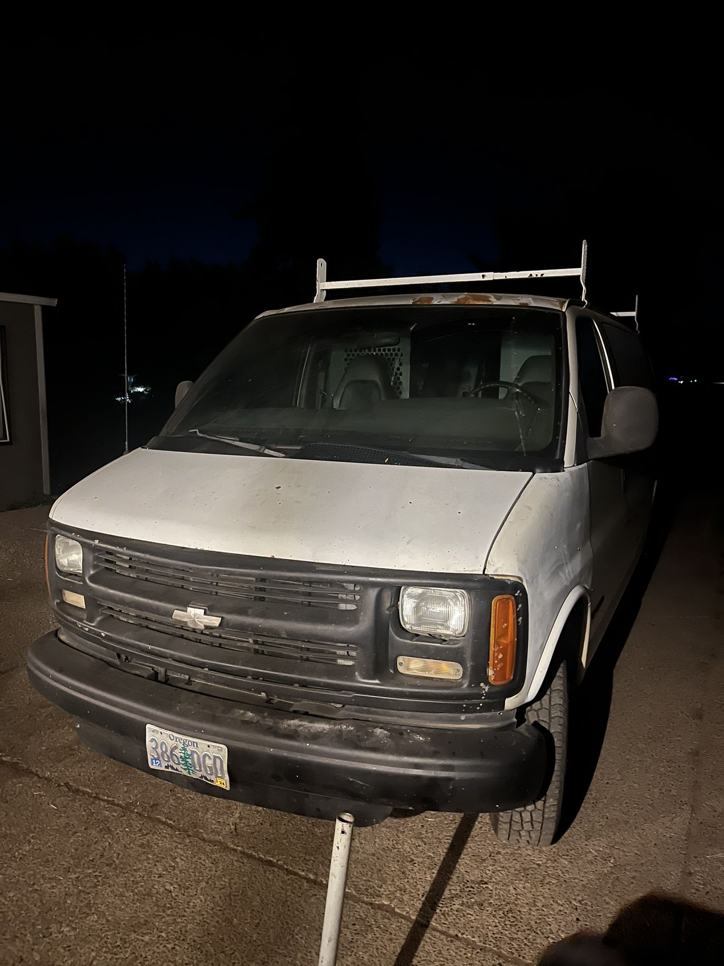 Chevy Express 2002 2500