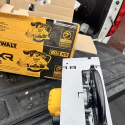 20V MAX Cordless Brushless 6-1/2 in. Sidewinder Style Circular Saw (Tool Only)