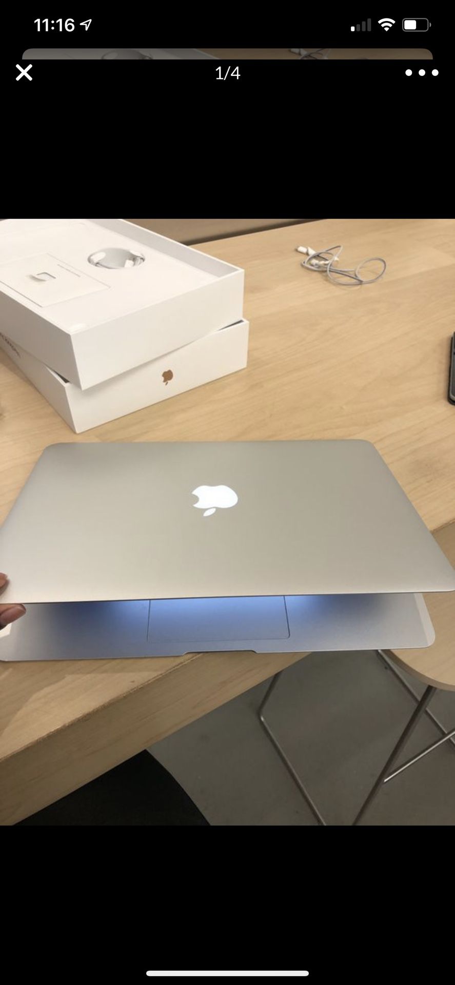 MacBook Air very gently used comes with case