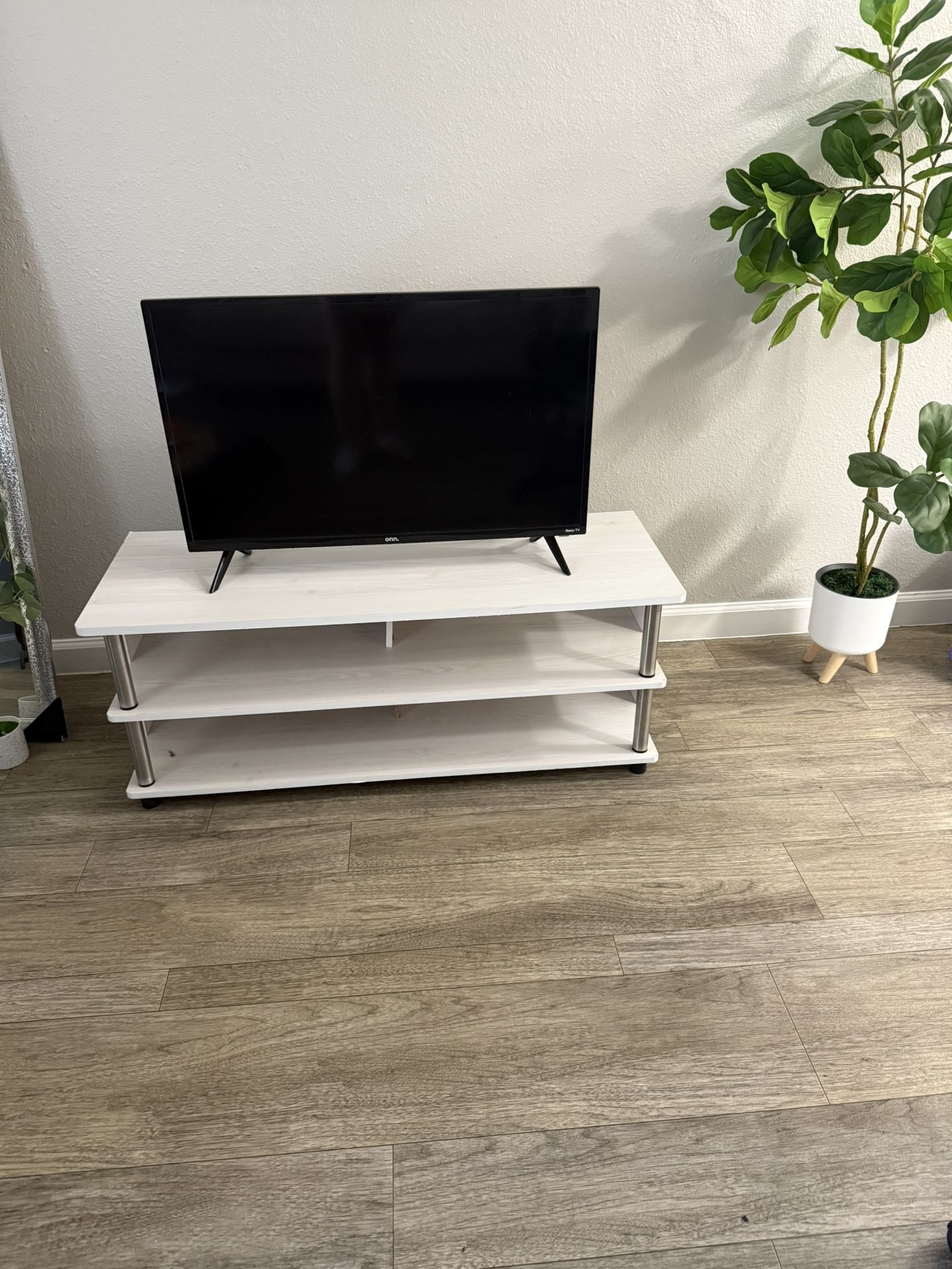 32” Onn Roku Smart