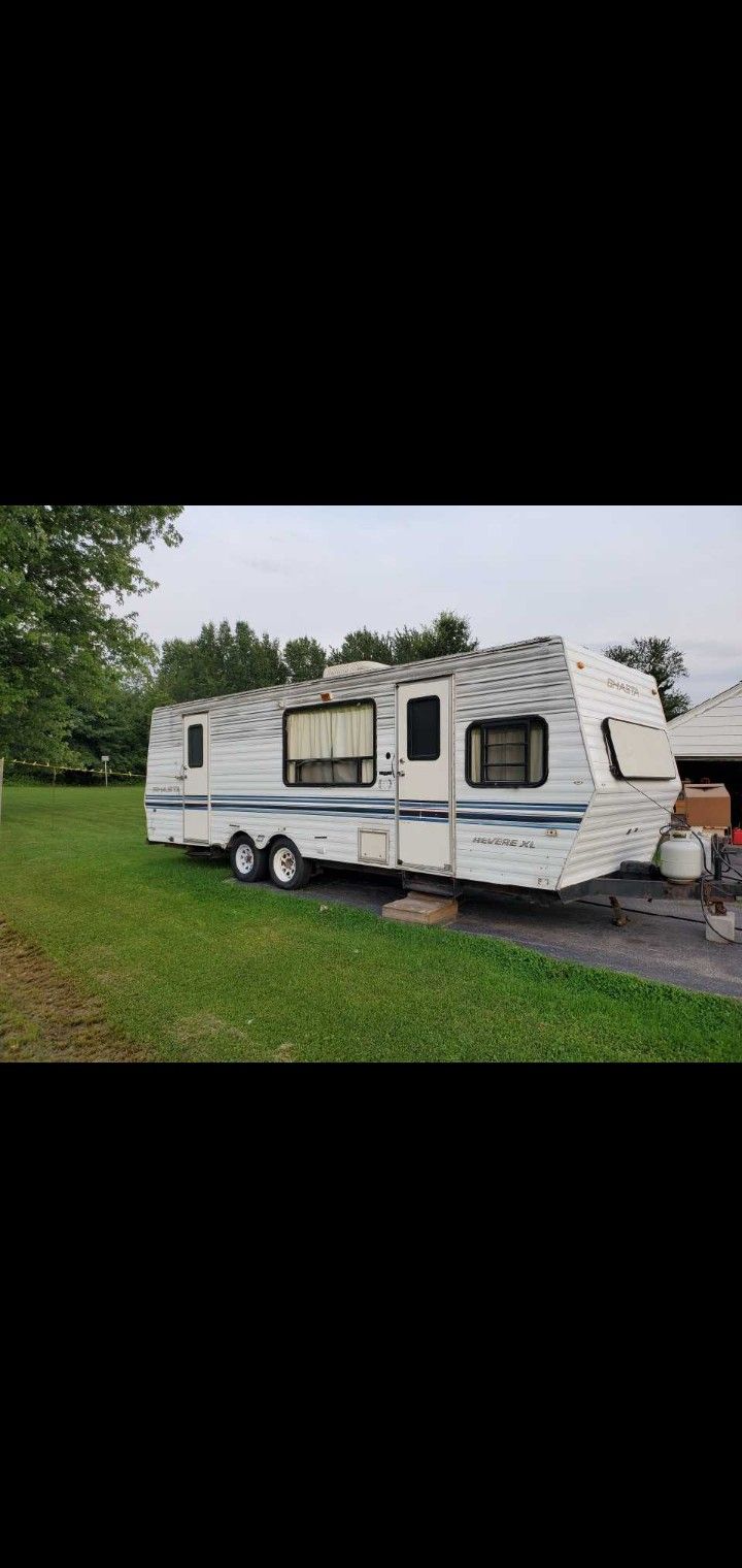 26ft 1991 Shasta Camper