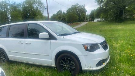 Salvage Title Dodge Grand Caravan 142,000 Miles 2015 Dodge Van
