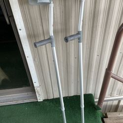 Arm Crutches And 2canes