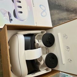 Barely used - Virtual Reality Headset 128gb White 